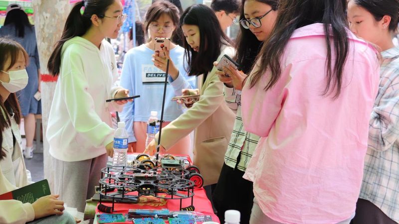 工业互联网平台：连接工业智能的桥梁